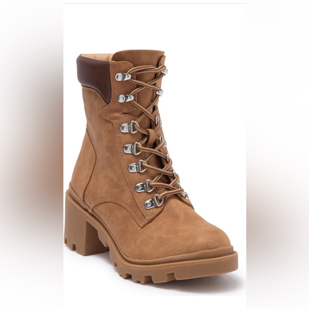Report signature Savanna lug boots NEW NIB